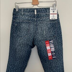 Ariat NWT Mid Rise Skinny Stretch Fit Jeans Size 31R Blue Leopard Print